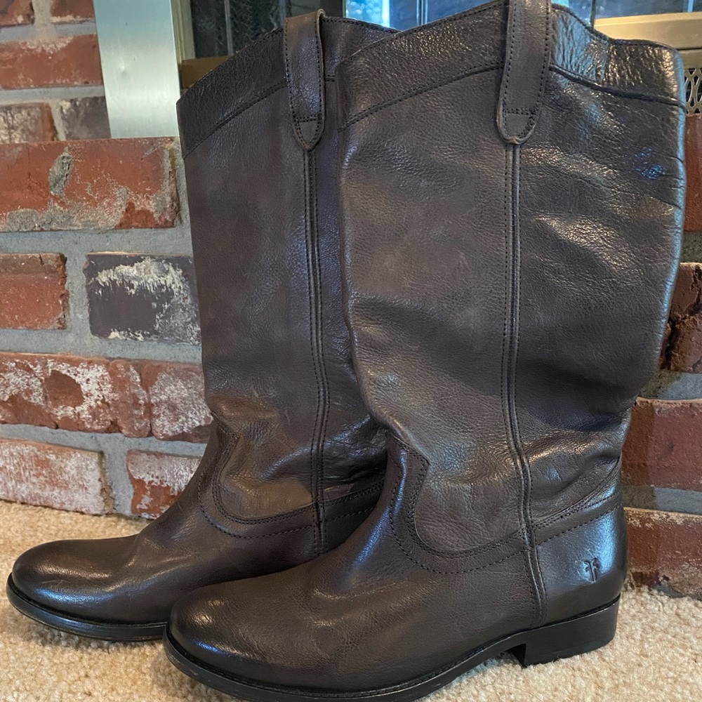 Frye Dark Brown Pull on Boots. Size 7B